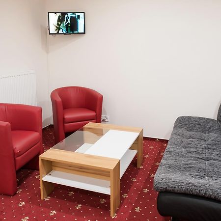 Rezidence Holsin Hotel Holsiny Bagian luar foto