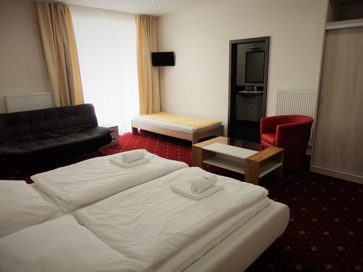 Rezidence Holsin Hotel Holsiny Bagian luar foto