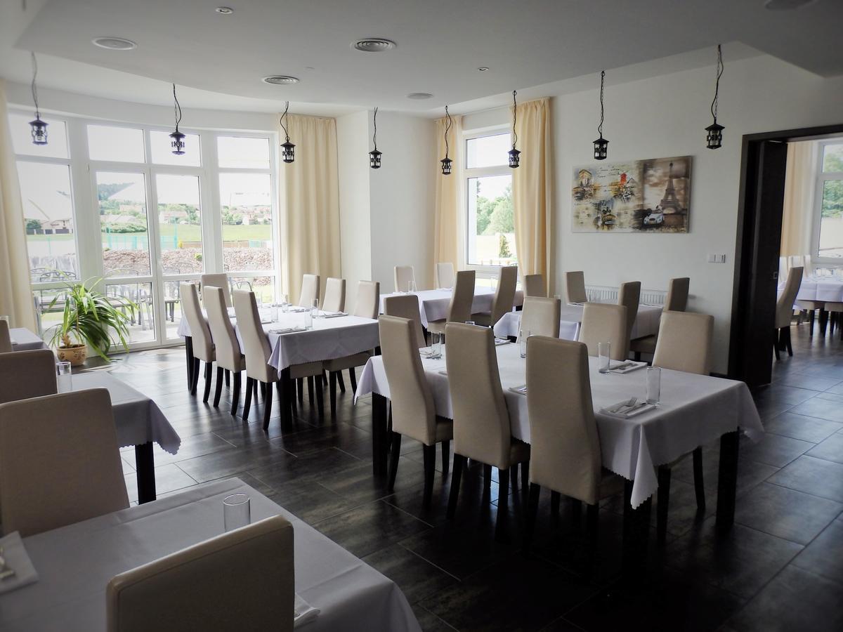 Rezidence Holsin Hotel Holsiny Bagian luar foto