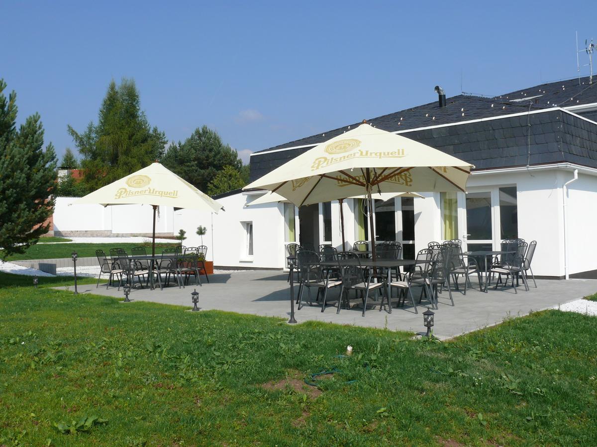 Rezidence Holsin Hotel Holsiny Bagian luar foto