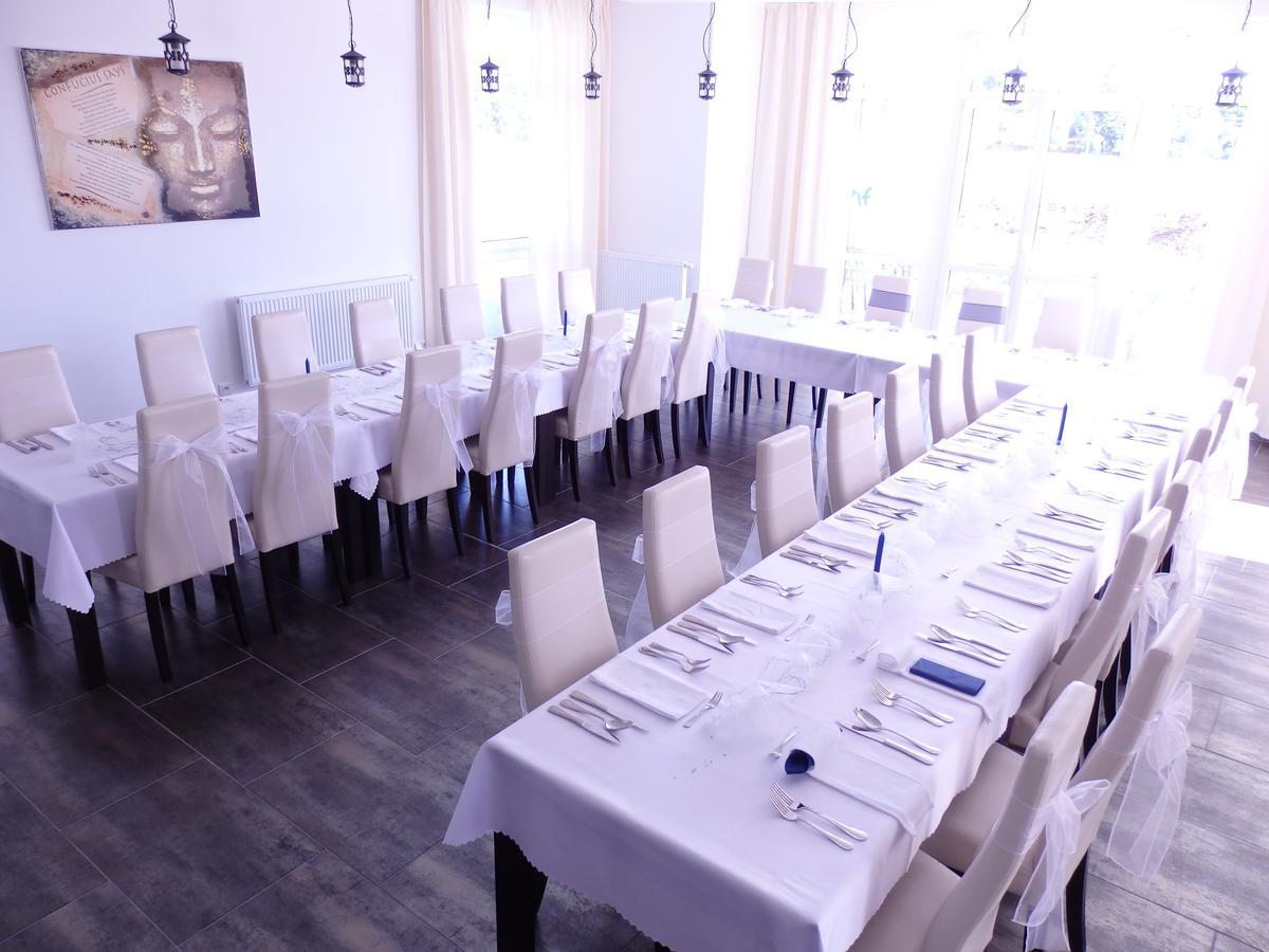 Rezidence Holsin Hotel Holsiny Bagian luar foto